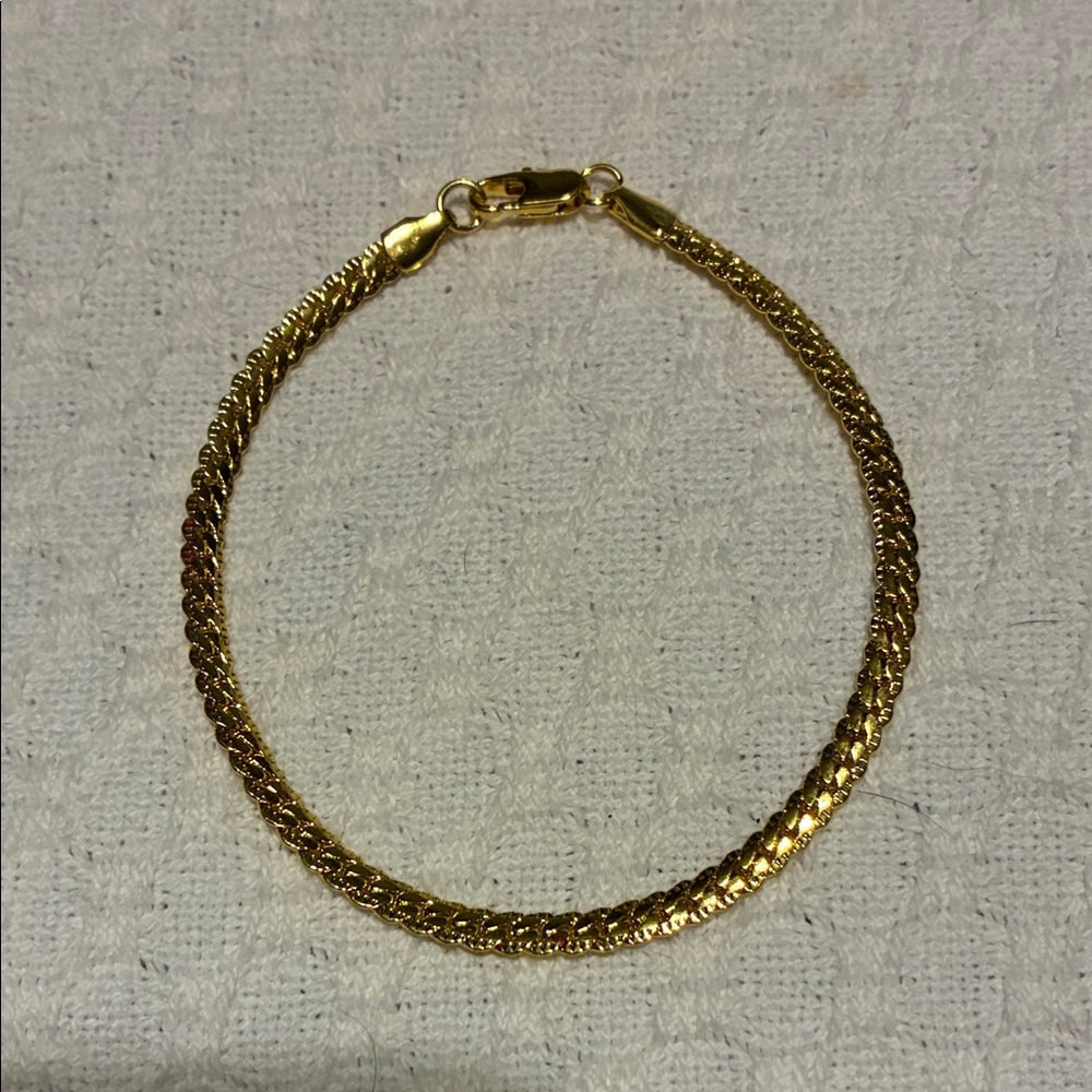 Gold tone new bracelet